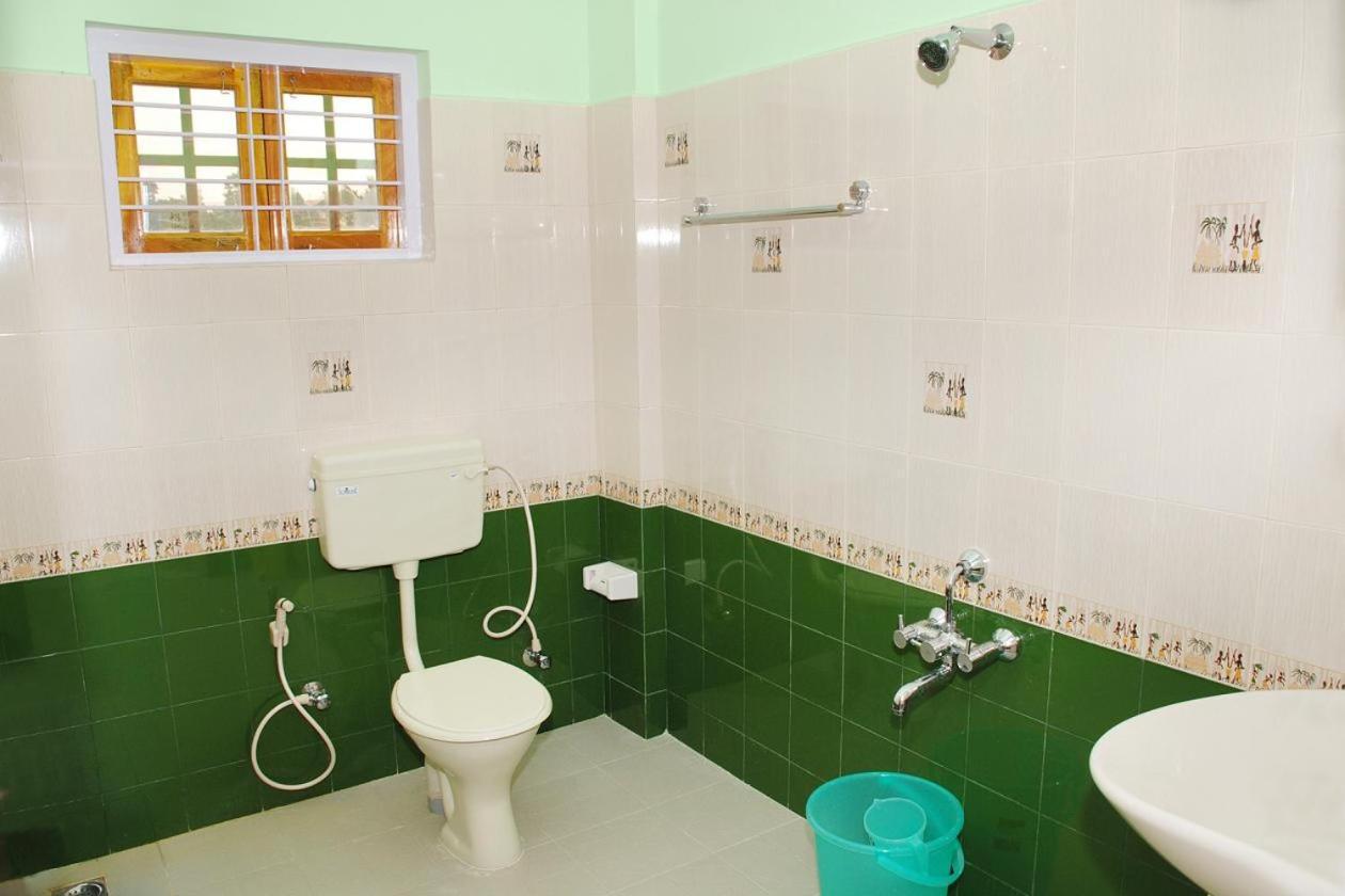 Panthalams Homestay Текади Екстериор снимка