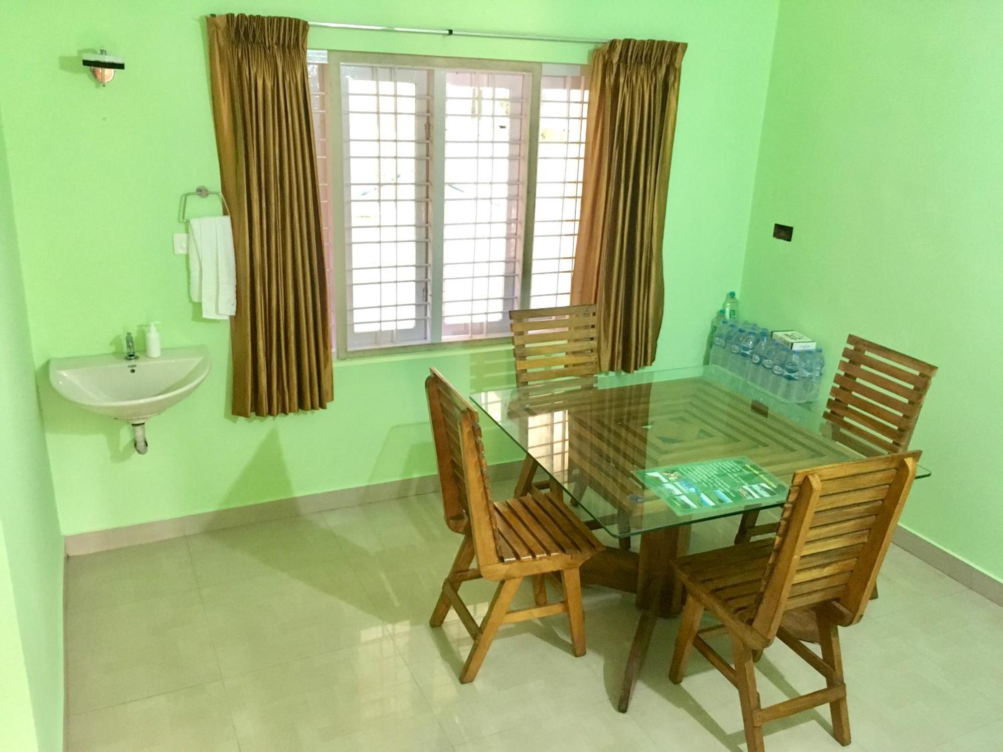 Panthalams Homestay Текади Екстериор снимка