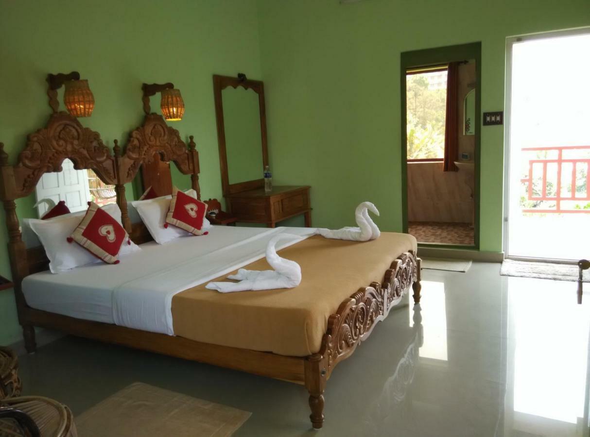 Panthalams Homestay Текади Екстериор снимка