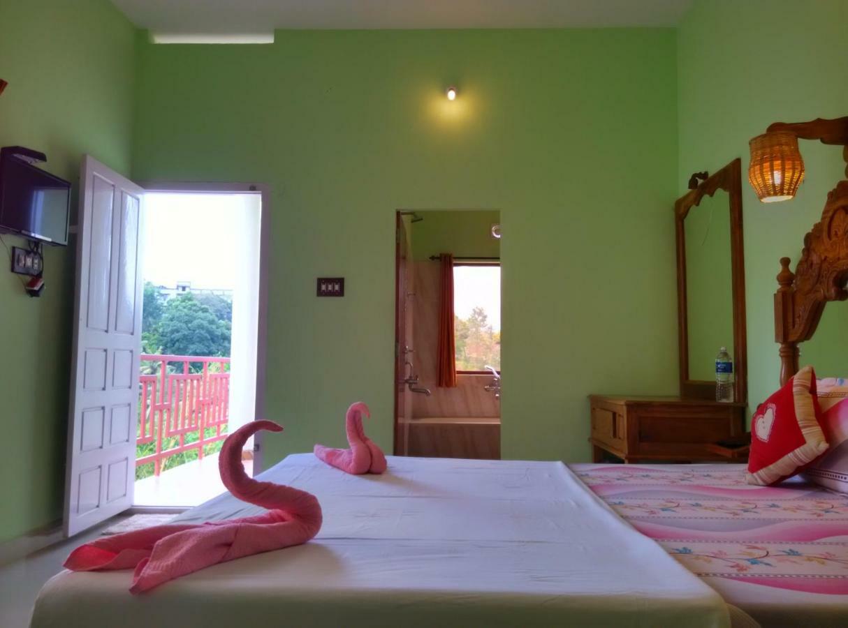 Panthalams Homestay Текади Екстериор снимка
