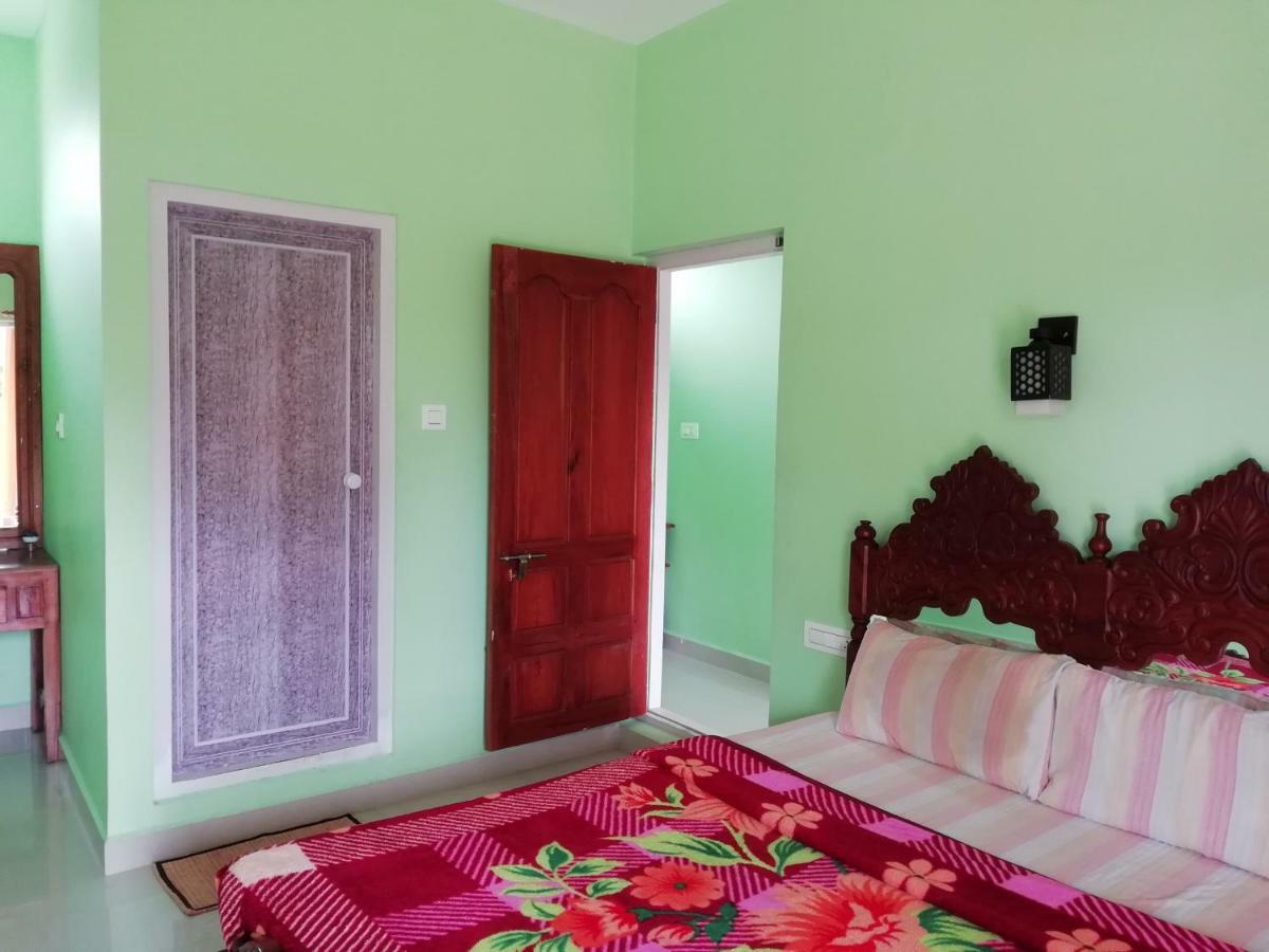 Panthalams Homestay Текади Екстериор снимка