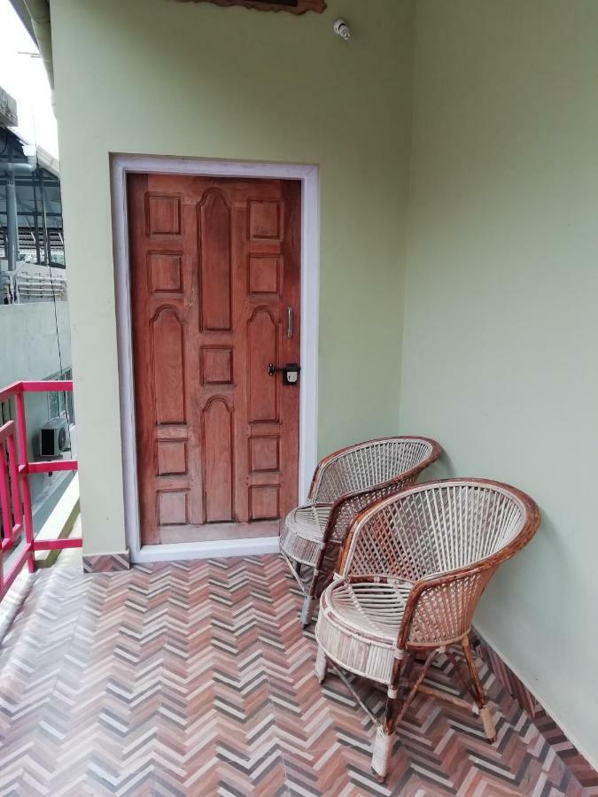 Panthalams Homestay Текади Екстериор снимка